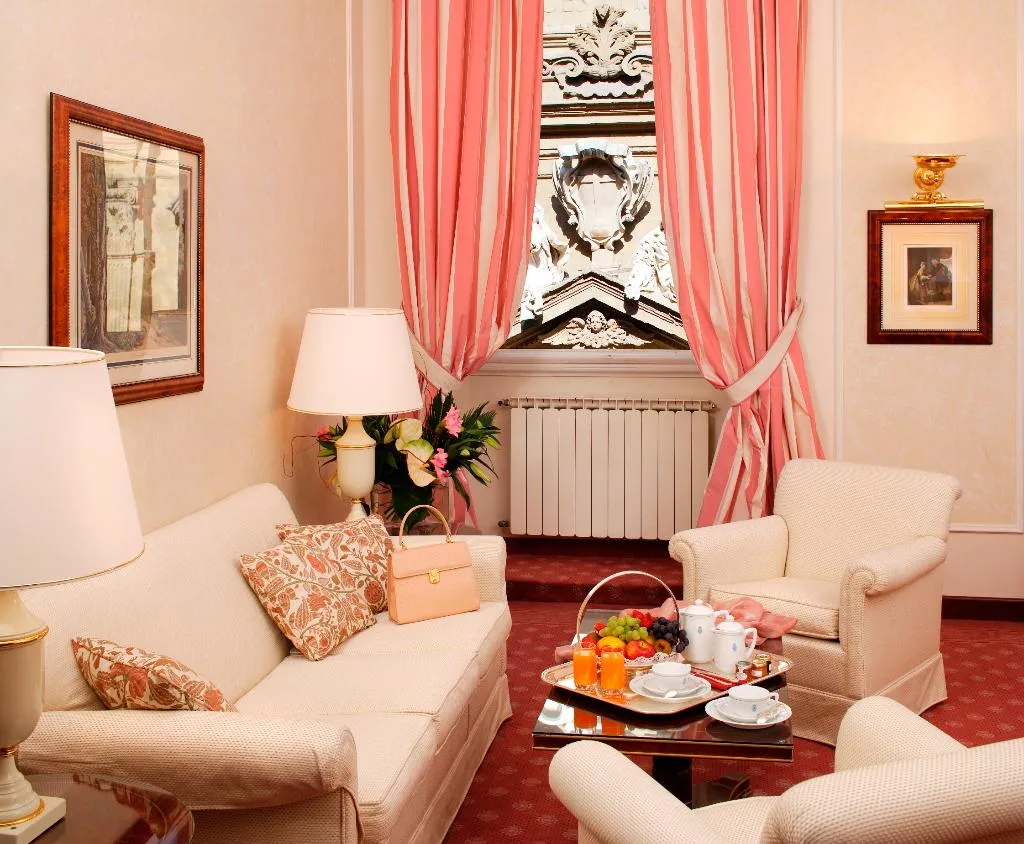 JUNIOR SUITE CLASSIC Room, De la Ville, Florence
