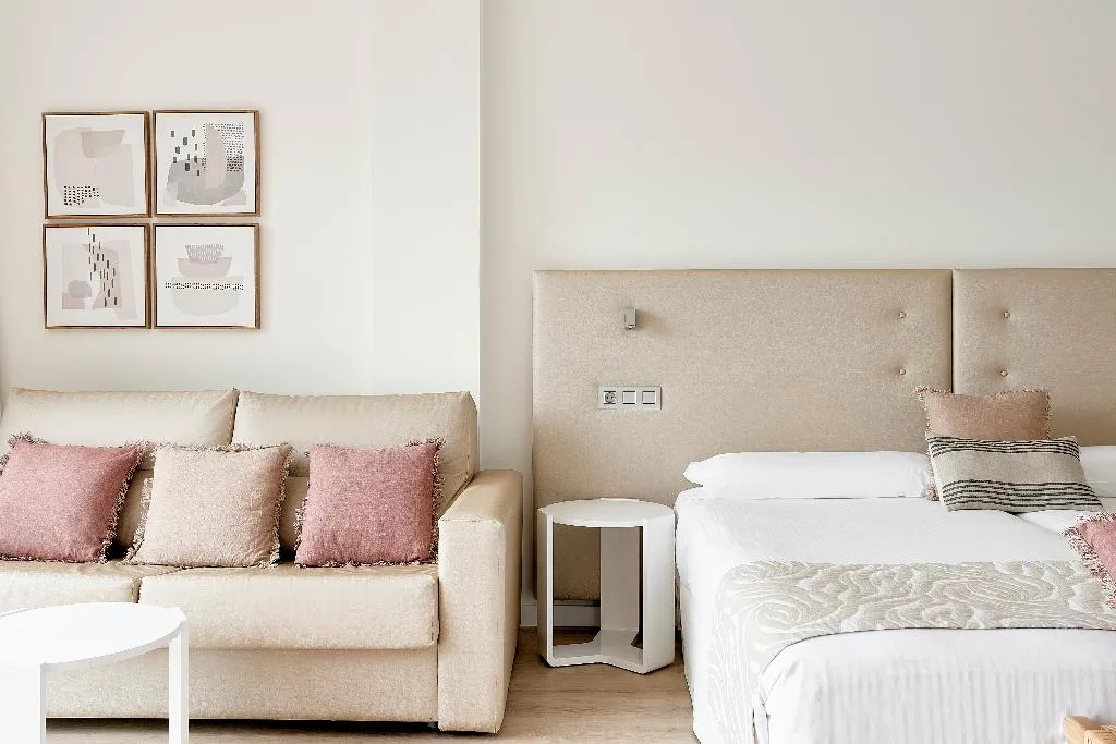 JUNIOR SUITE SEA FRONT Room, Iberostar Waves Cala Millor, Majorca