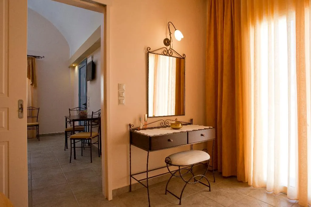 APARTMENT CAPACITY 4 Room, Preka Maria, Santorini