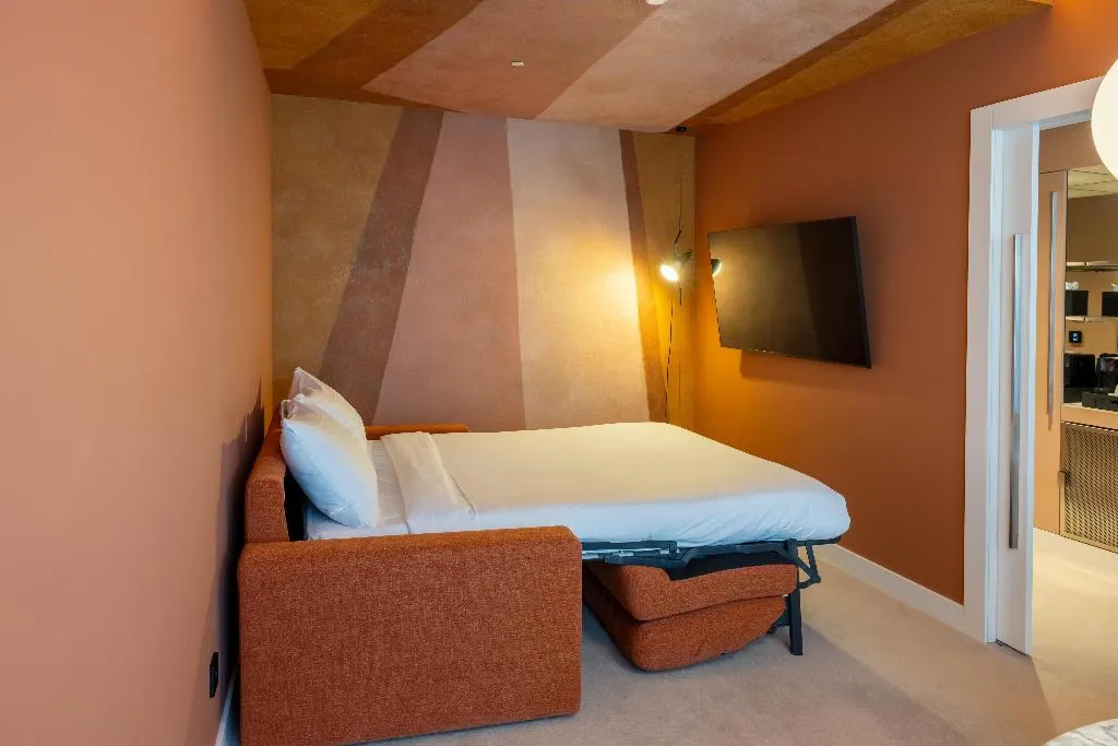 JUNIOR SUITE KING SIZE BED Room, Cenica Porto Hotel, Curio Collection By Hilton, Porto