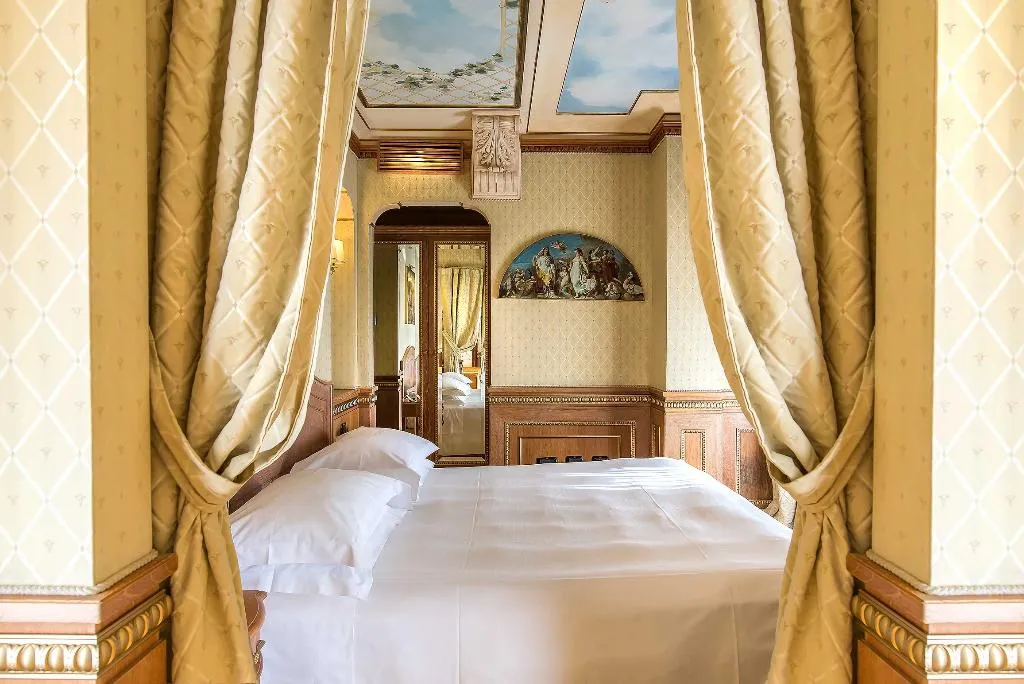 SUITE STANDARD Room, River Palace Hotel, Rome