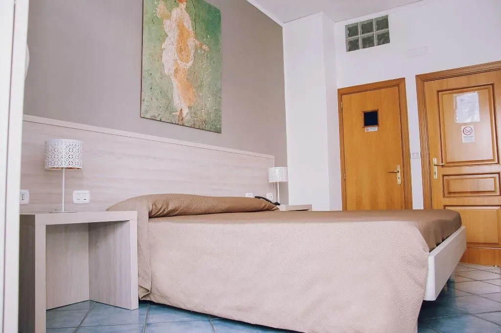 Room, Hotel Piccolo Sogno, Naples