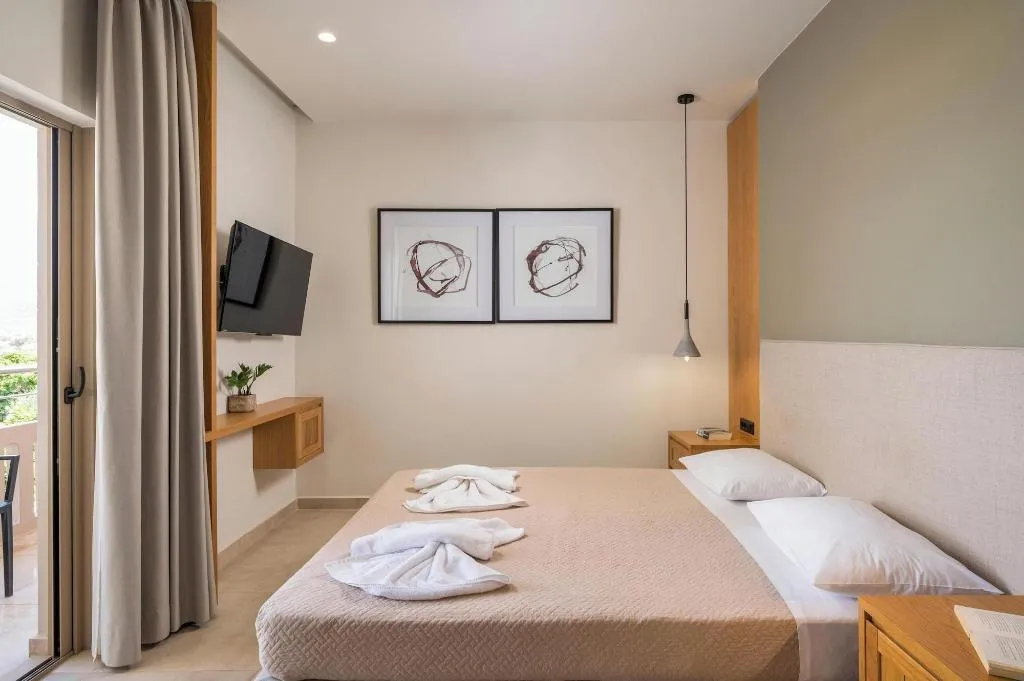 Room, Petritos Rooms And Studios, Crete