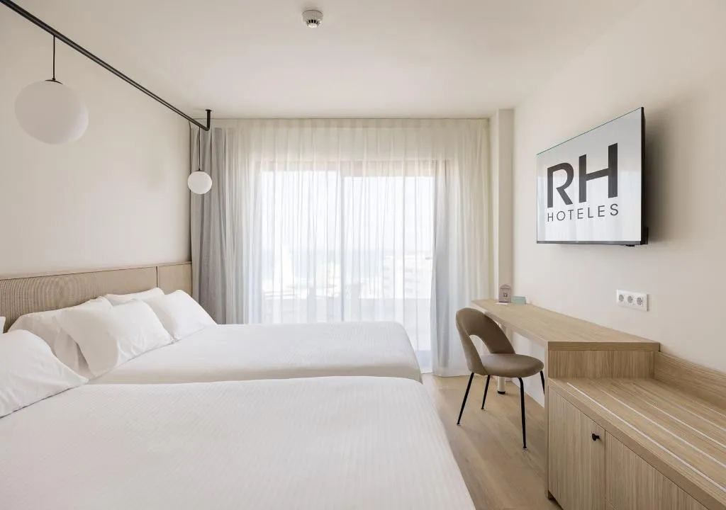 QUADRUPLE STANDARD Room, RH Arena, Valencia