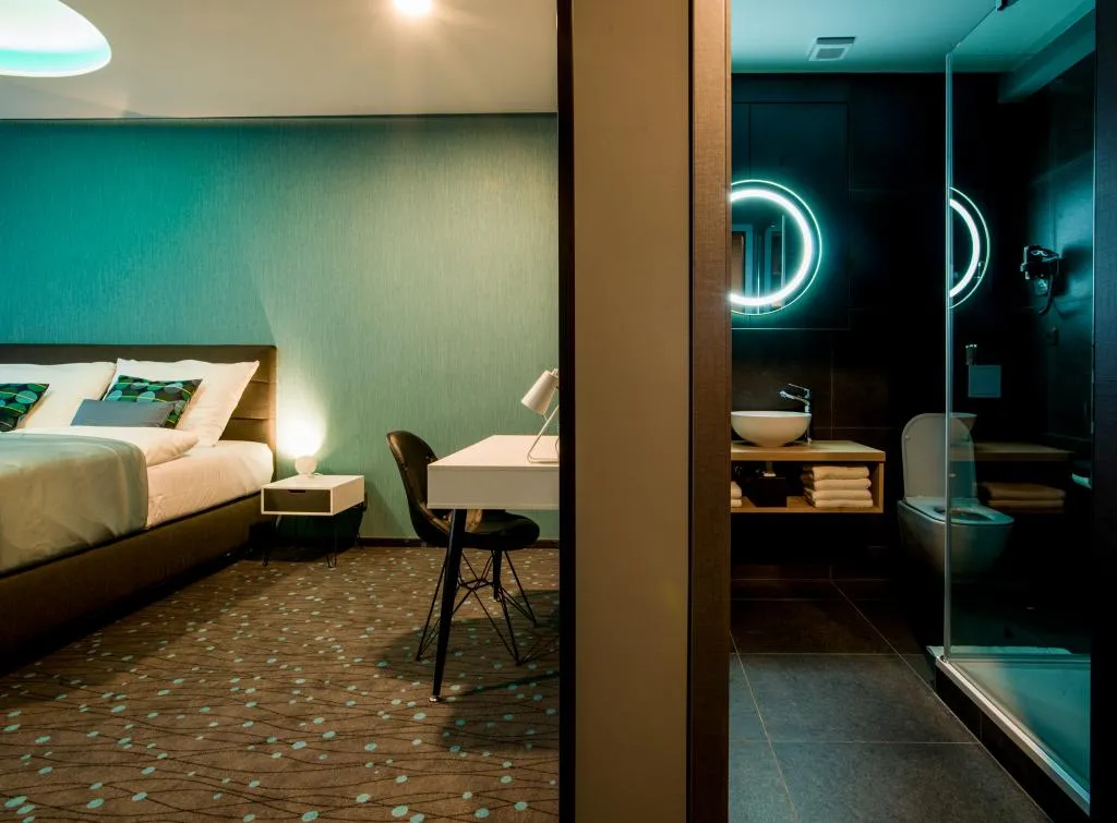 SUITE QUEEN SIZE BED Room, Rooftop Planet Prague Hotel, Prague