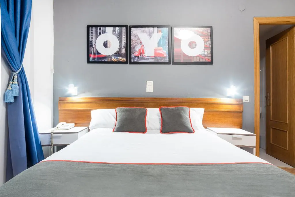 DOUBLE CITY VIEW Room, Hostal Felipe V, Madrid