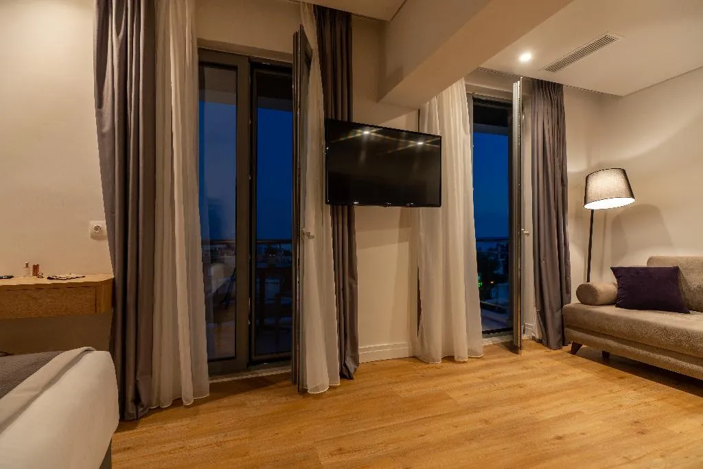JUNIOR SUITE STANDARD Room, Glyfada Riviera Hotel, Athens
