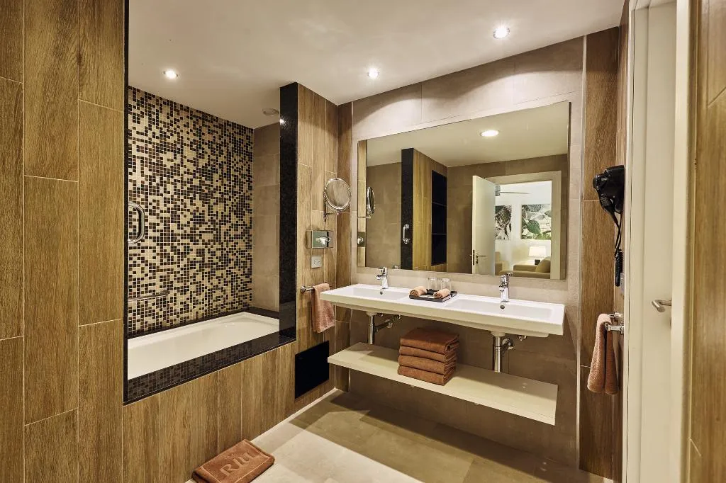 JUNIOR SUITE STANDARD Room, Riu Tequila - All Inclusive, Cancun Area