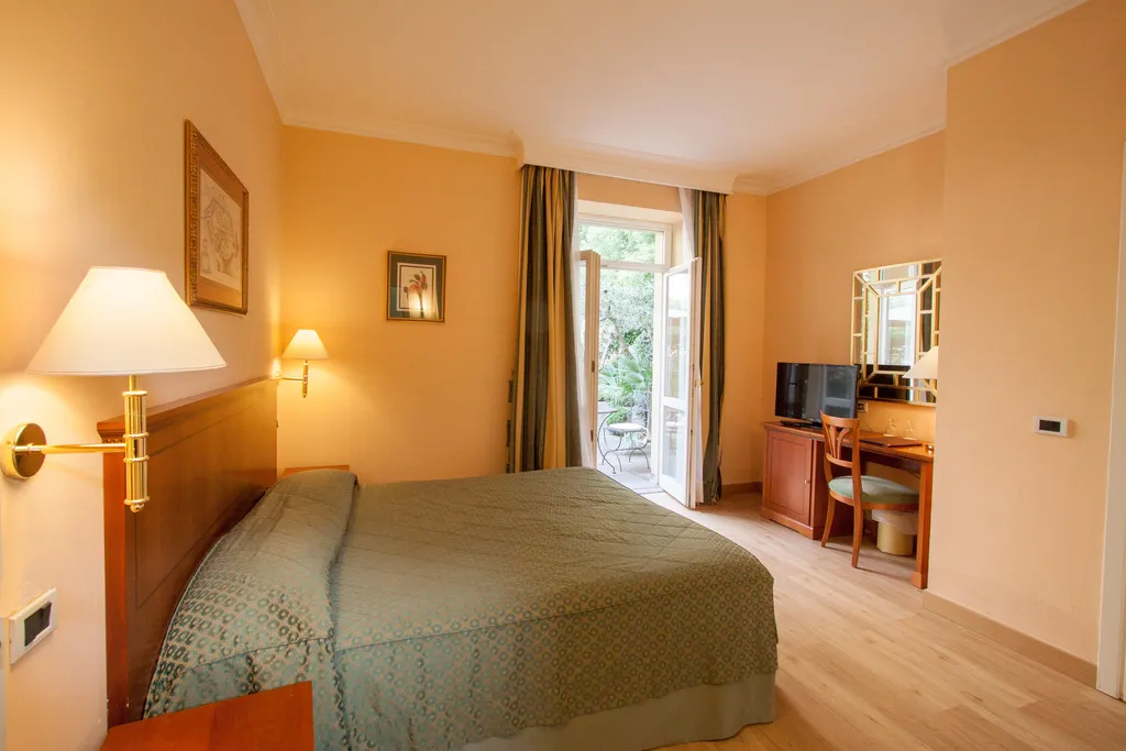 DOUBLE STANDARD Room, Ateneo Garden Palace, Rome