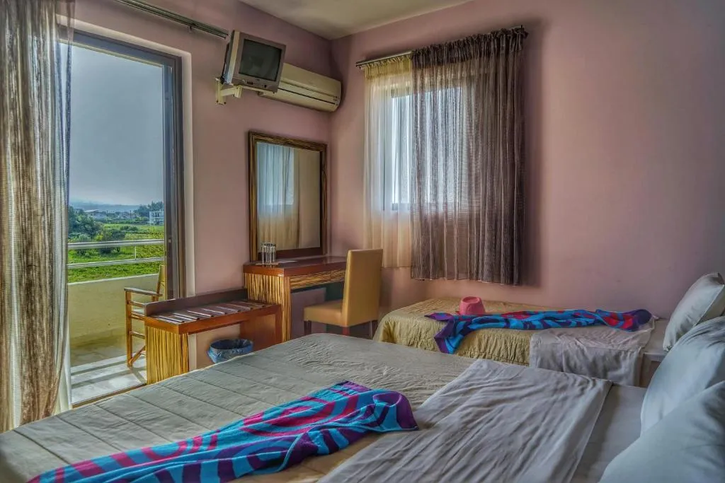 TRIPLE GARDEN VIEW Room, Kokoni Beach Hotel, Kalamata