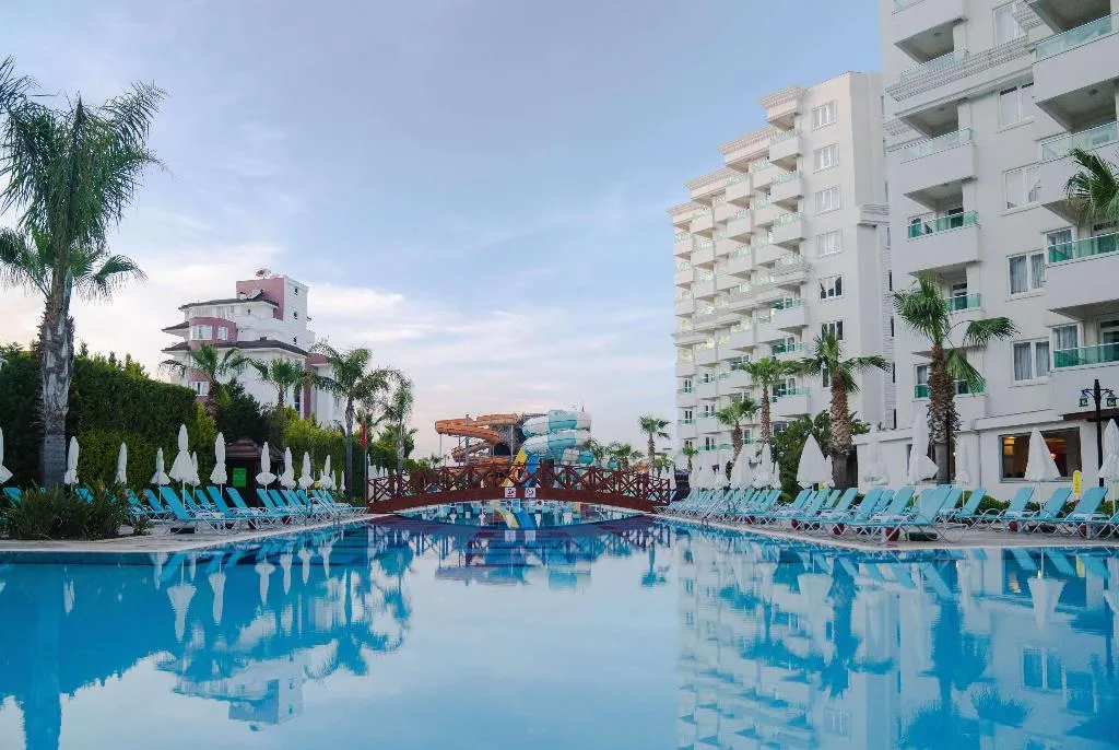 Pool, Wyndham Garden Lara, Antalya