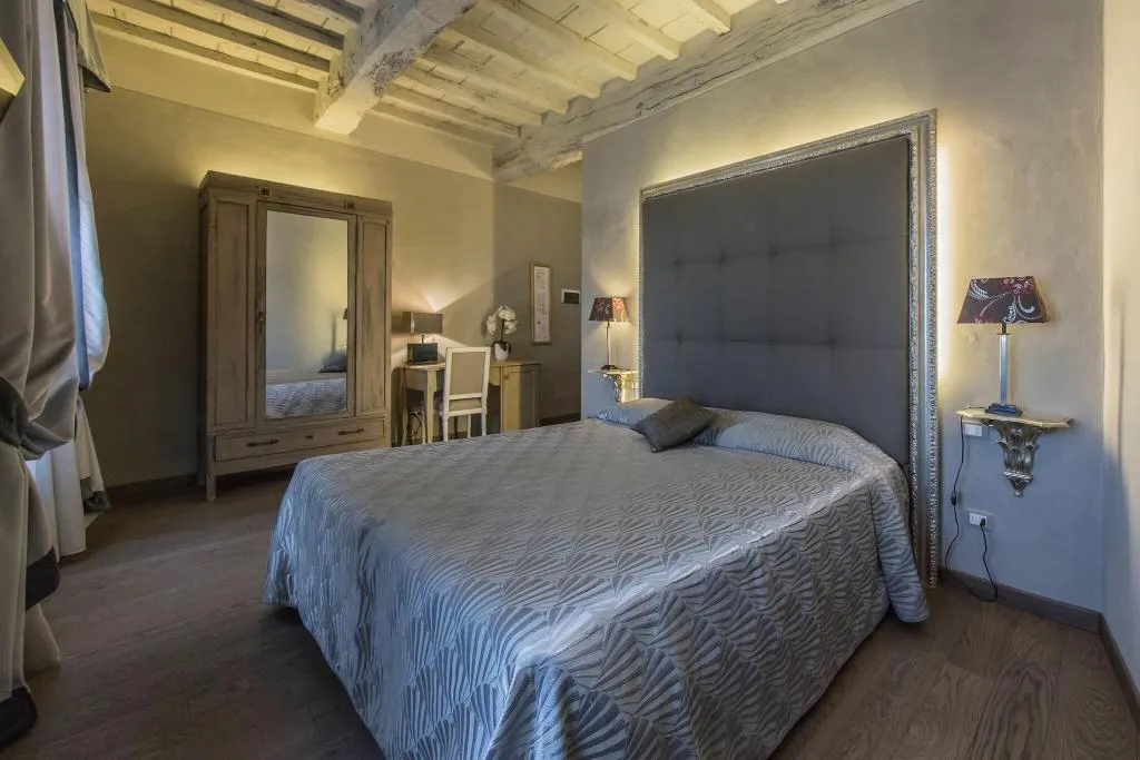 DOUBLE DELUXE ONE BED Room, Villa Casagrande, Florence