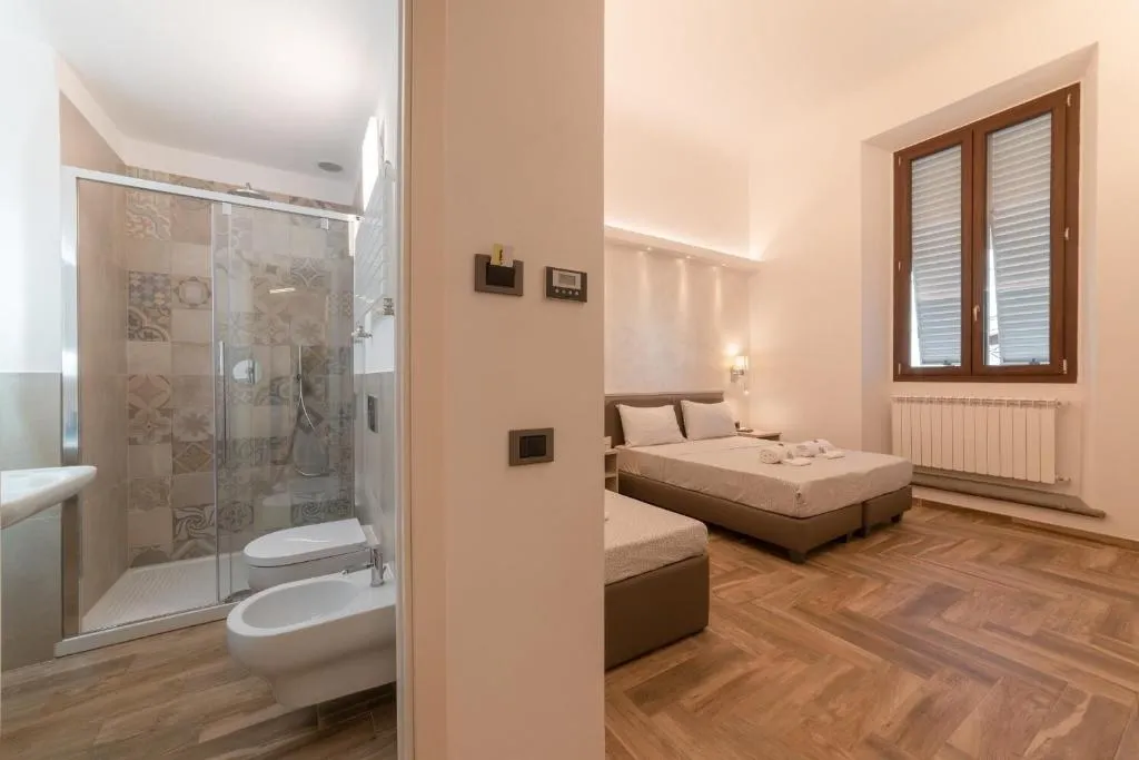 Room, B B Lorenzo De Medici, Florence