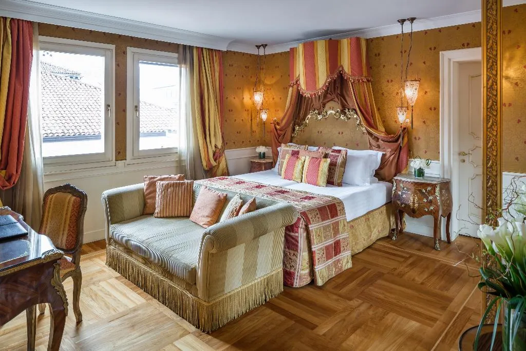 JUNIOR SUITE TWO BEDROOMS Room, Baglioni Hotel Luna, Venice