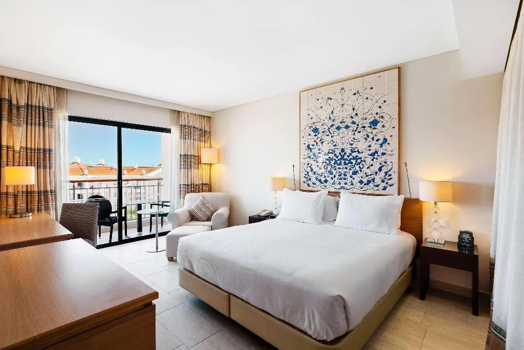 DOUBLE DELUXE Room, Hilton Vilamoura As Cascatas Golf Resort & Spa, Algarve