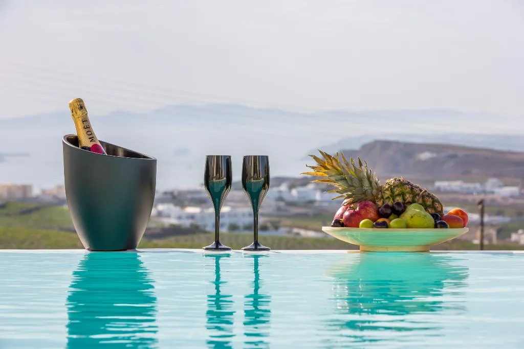 VILLA WITH PRIVATE POOL Room, White Orchid Villa, Santorini