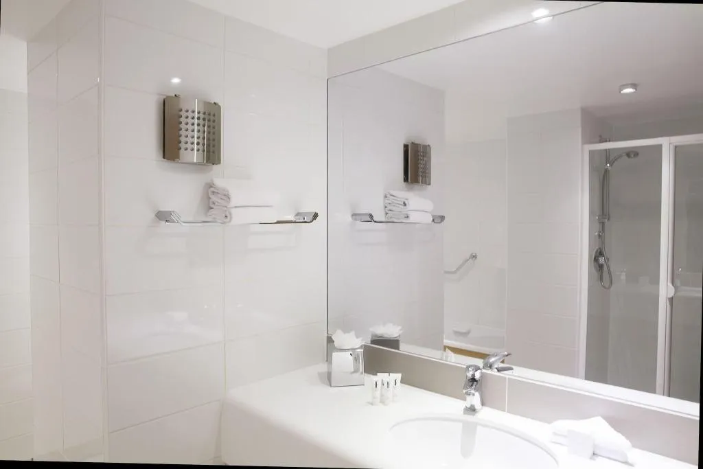 DOUBLE STANDARD Room, Louis Fitzgerald Hotel, Dublin