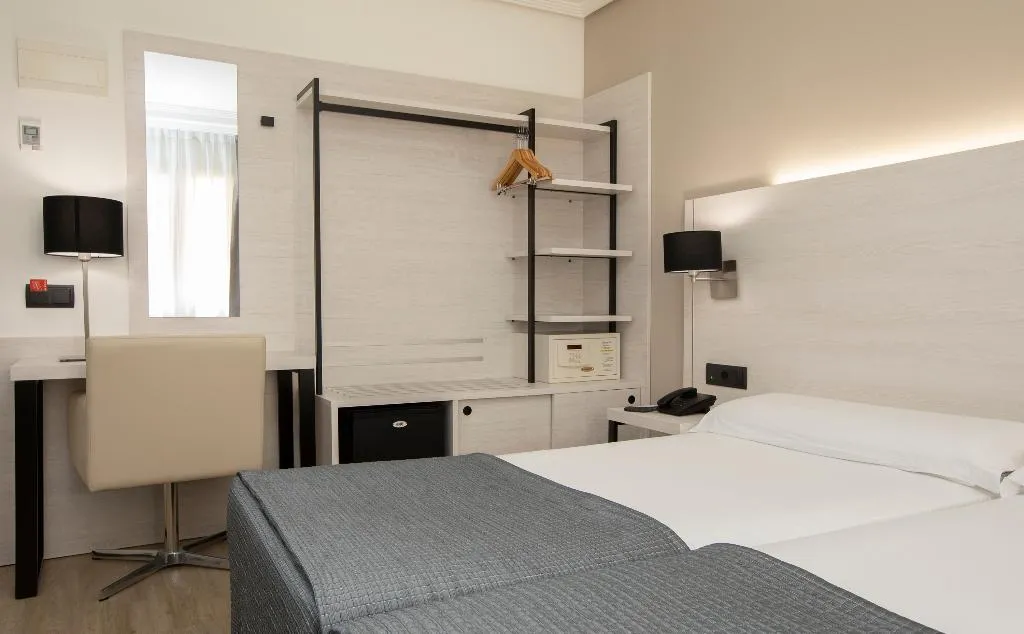 DOUBLE SINGLE USE STANDARD Room, Porcel Ganivet, Madrid