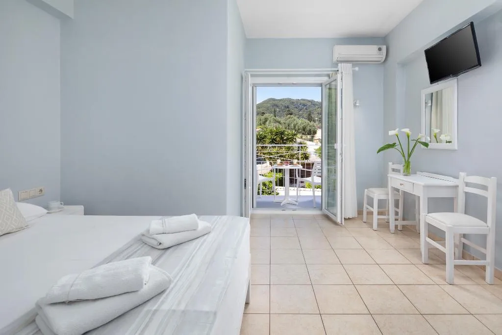 Room, Bella Vista Beach Hotel & Studios, Corfu