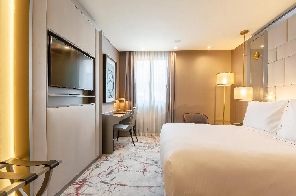 DOUBLE SUPERIOR Room, Turim Boulevard, Lisbon