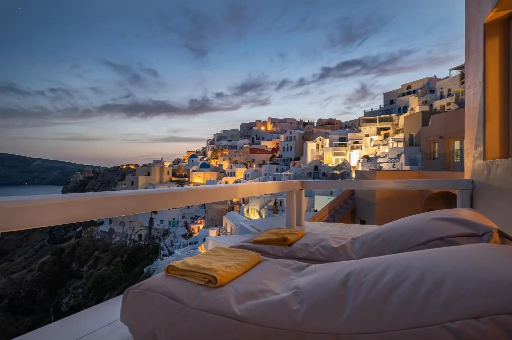 VILLA WITH JACUZZI Room, Armeni Luxury Villas, Santorini