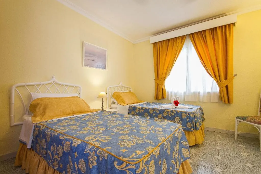 Room, Los Claveles, Tenerife