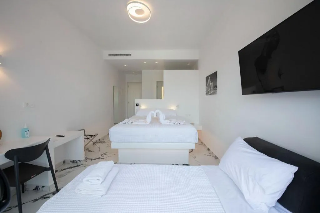 Room, Bianco A Nero, Mykonos