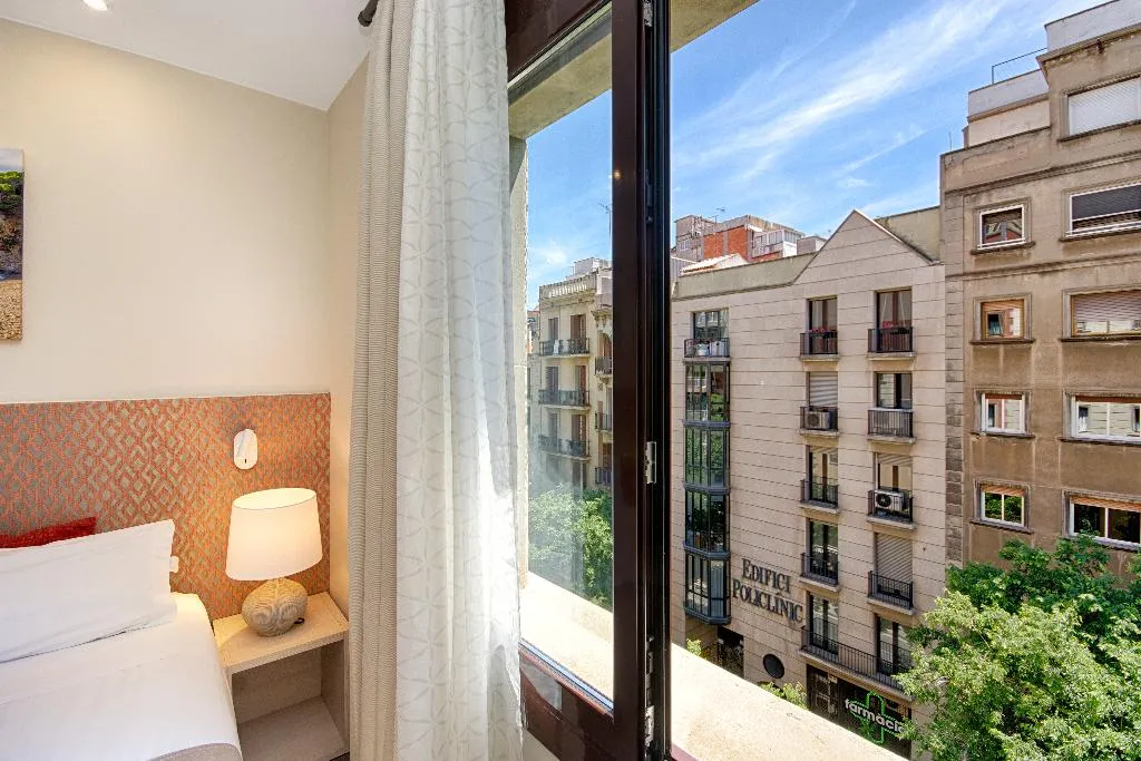 APARTMENT FOUR BEDROOMS Room, Mercedes Heritage Apartments, Barcelona