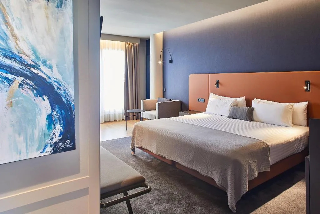 DOUBLE DELUXE Room, Silken Ramblas, Barcelona
