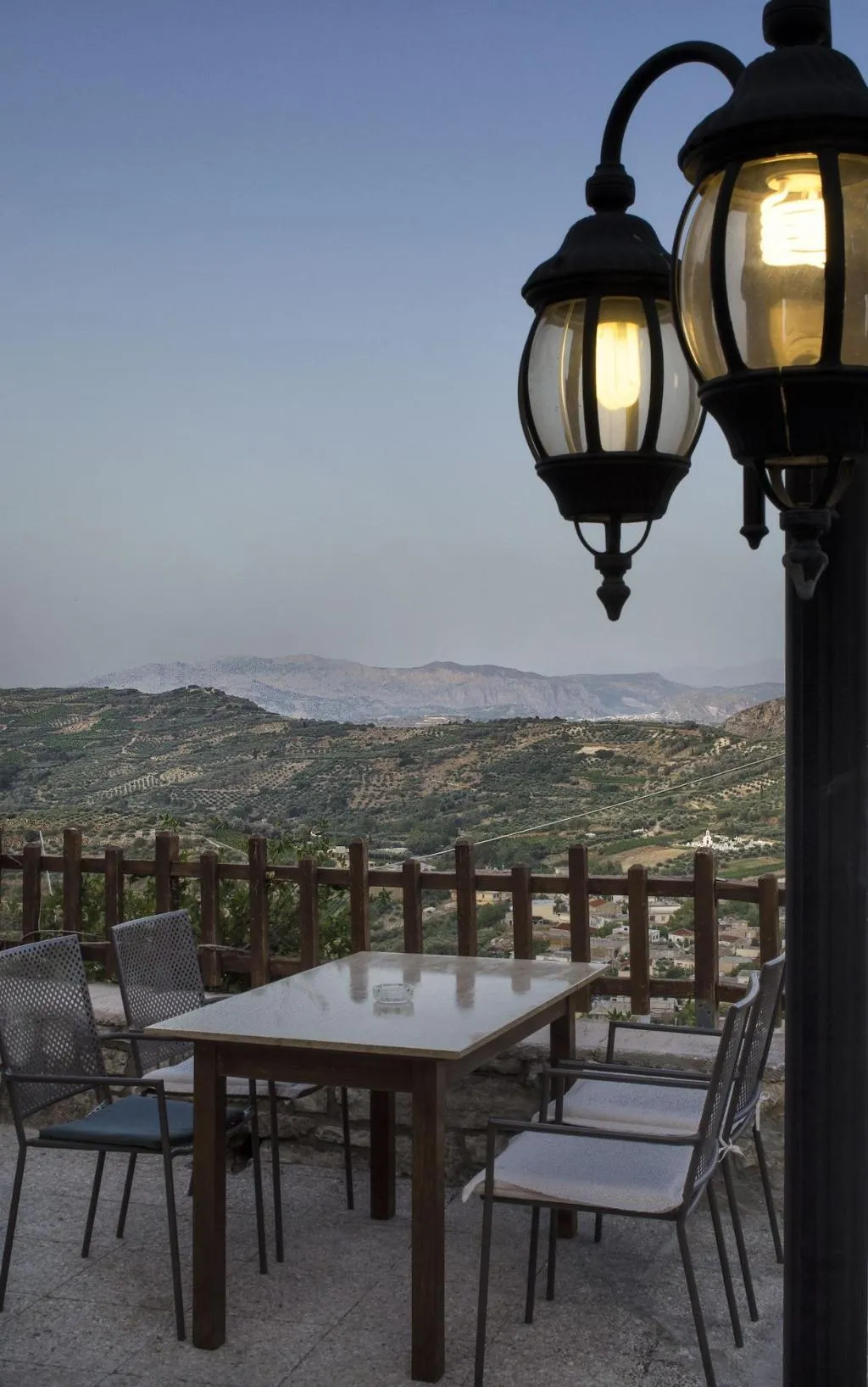 Room, Earino, Crete