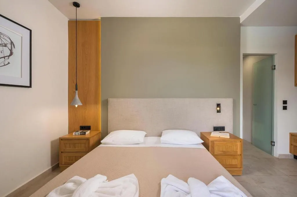 Room, Petritos Rooms And Studios, Crete