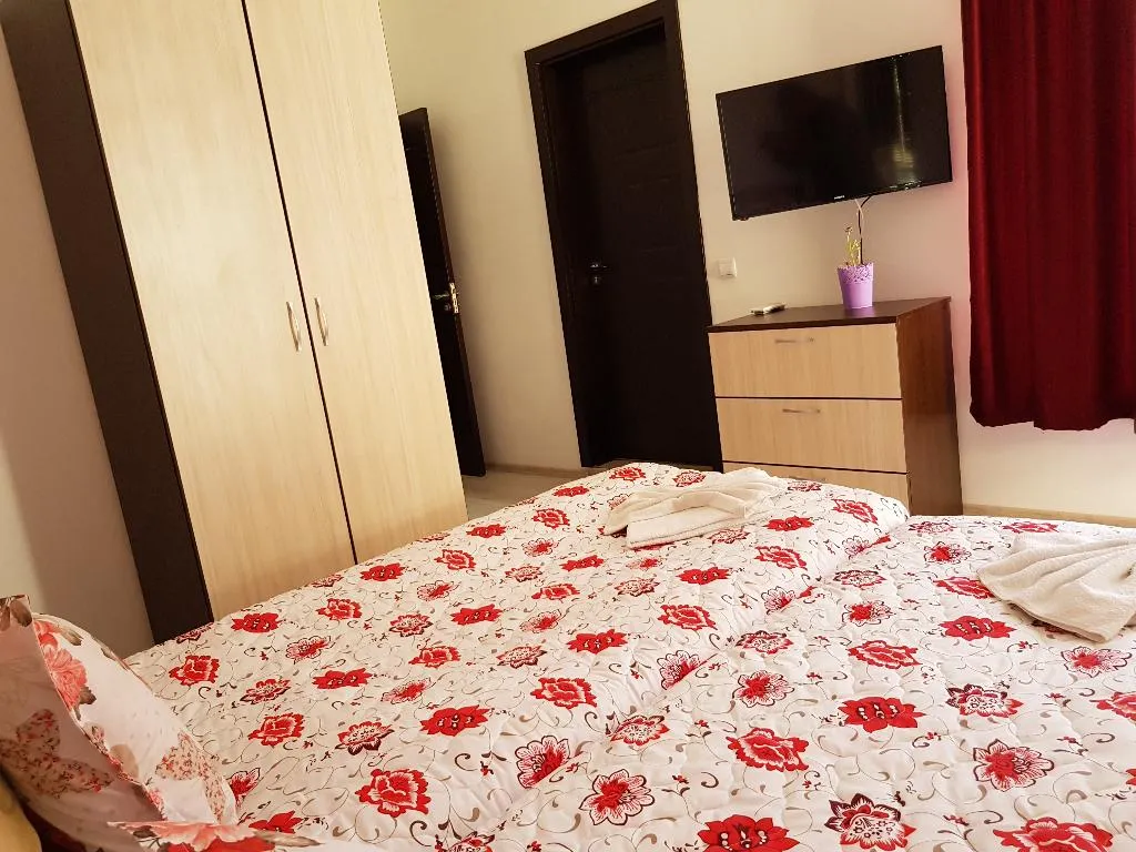 APARTMENT THREE BEDROOMS Room, Vintegra, Bourgas