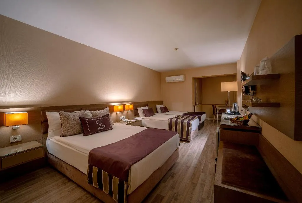FAMILY ROOM STANDARD Room, The New Zeybek Hotel, Izmir