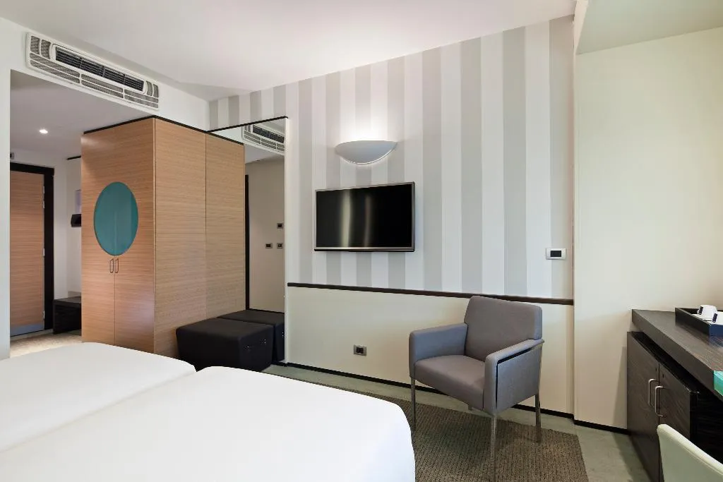 DOUBLE SINGLE USE SUPERIOR Room, NH Venezia Laguna Palace, Venice