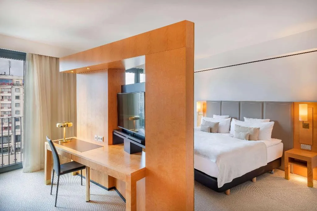 JUNIOR SUITE STANDARD Room, Melia Berlin, Berlin