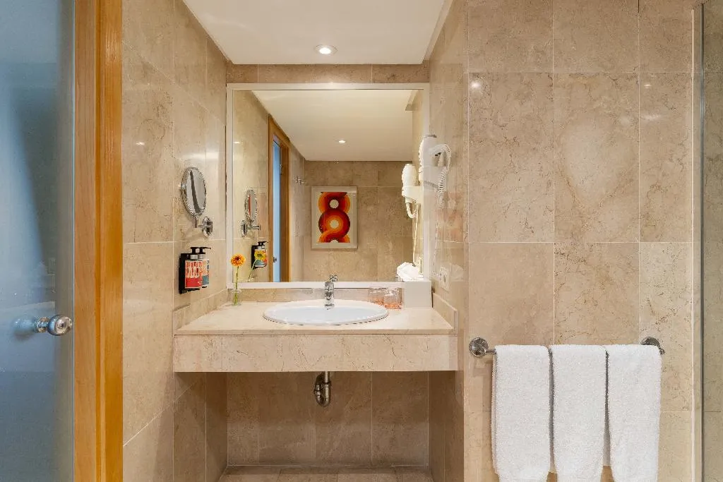 TRIPLE COMFORT Room, Hesperia Mallorca, Majorca