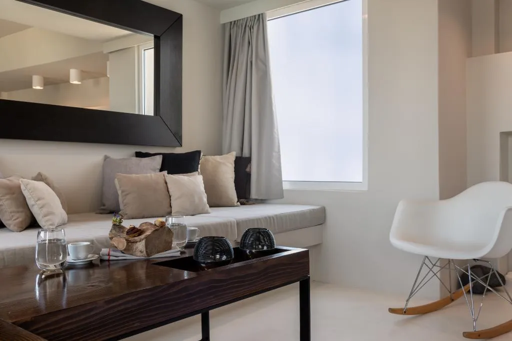 SUITE DELUXE Room, West East Suites, Santorini