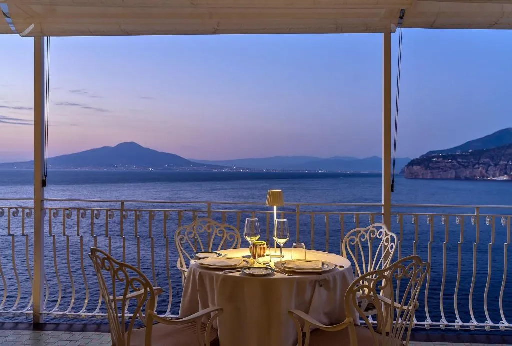 Terrace, Belair, Naples