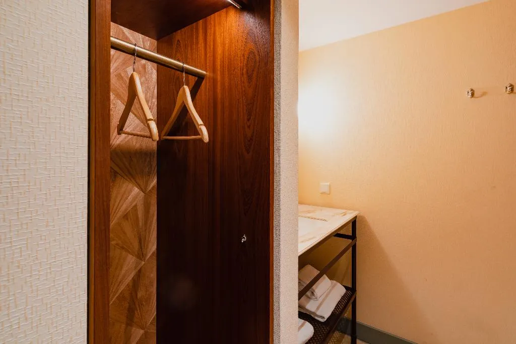 Double or Twin DELUXE Room, Hotel Mercier, Amsterdam