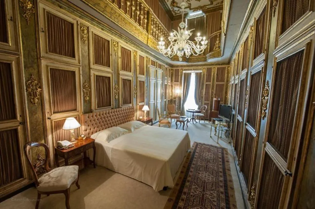 Room, Ca' Sagredo Hotel, Venice