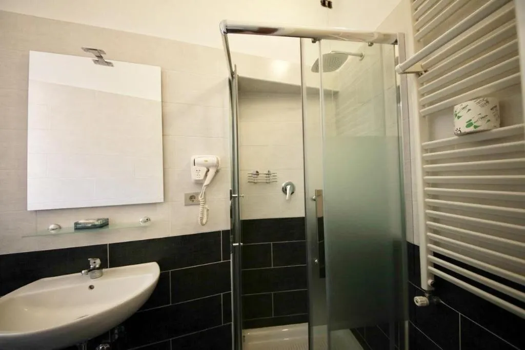 Room, Hotel Pisa, Naples