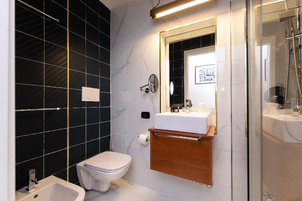 DOUBLE STANDARD Room, Il salotto della regina, Naples