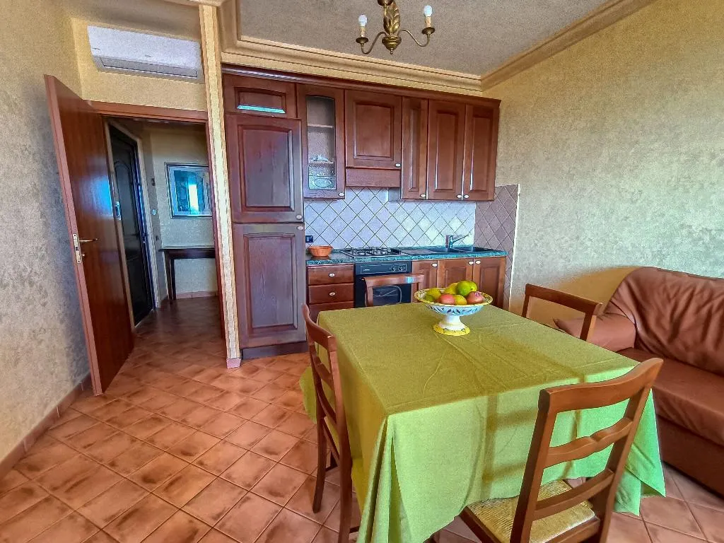 APARTMENT CAPACITY 5 Room, Triscinamare Hotel Residence, Palermo