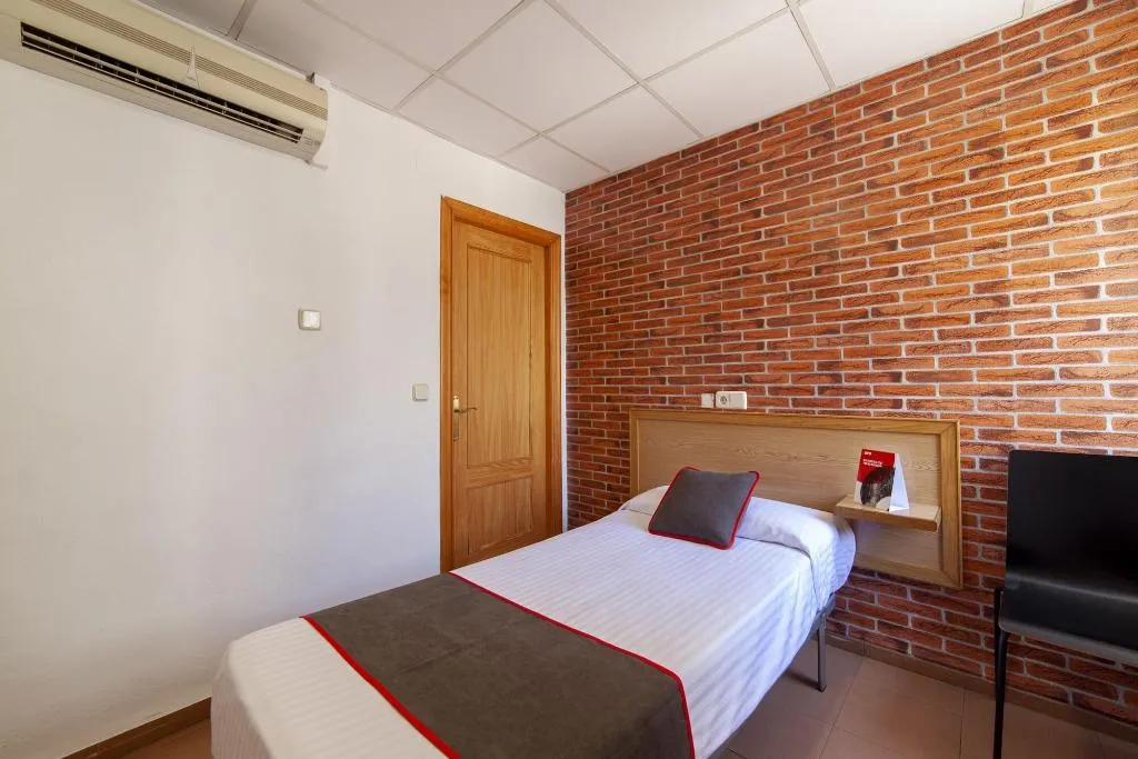 Room, OYO Pensión el Rincón, Valencia