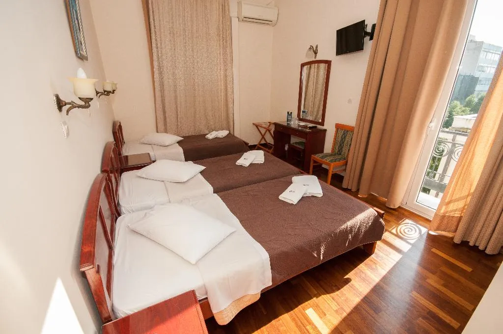 TRIPLE STANDARD Room, Cecil hotel, Athens