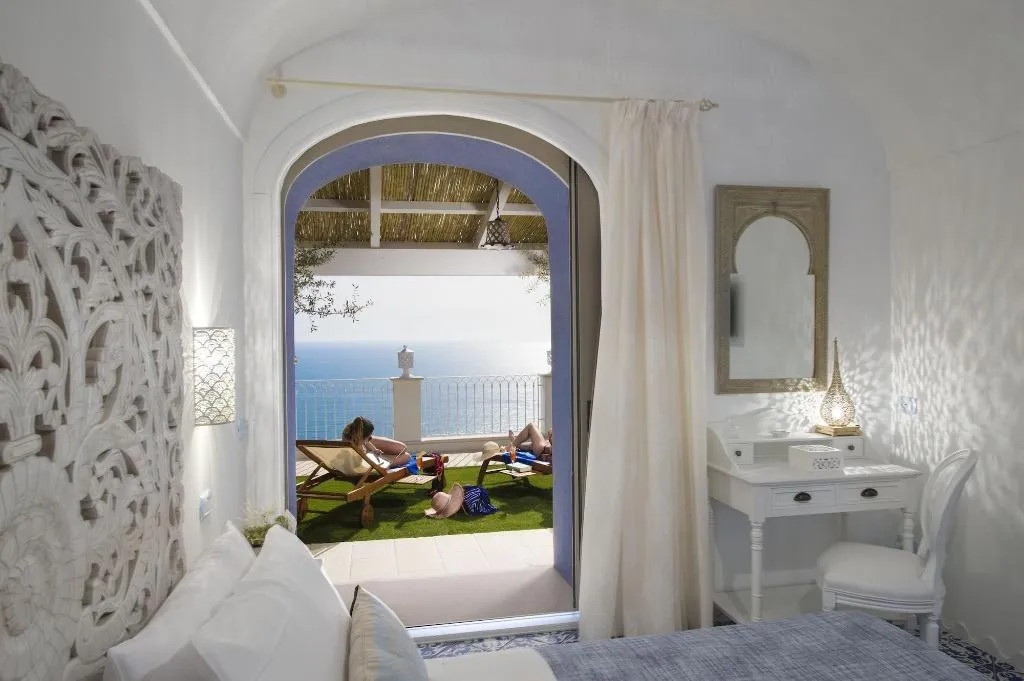 Room, B&B La Barbera, Naples