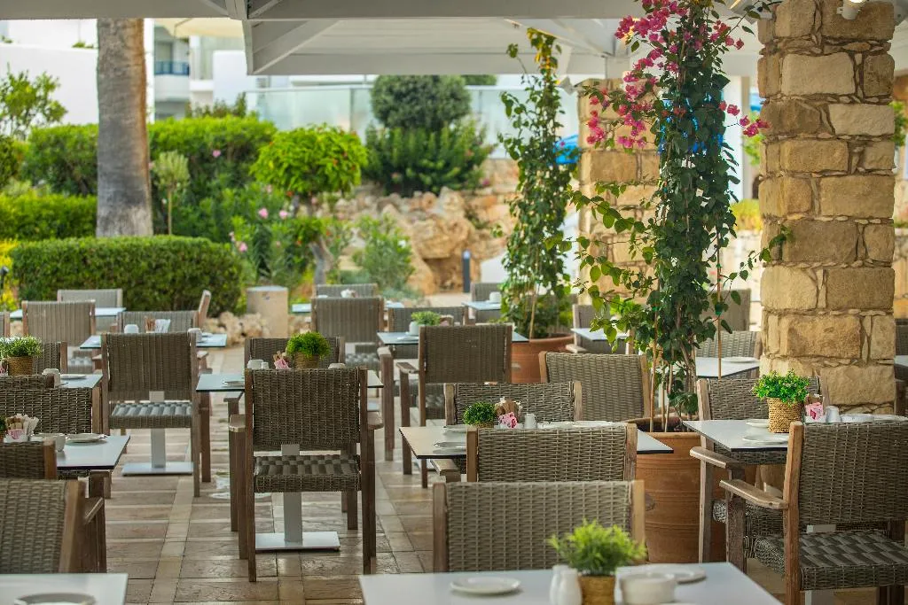 Restaurant, Leonardo Plaza Cypria Maris Beach Hotel & Spa, Cyprus