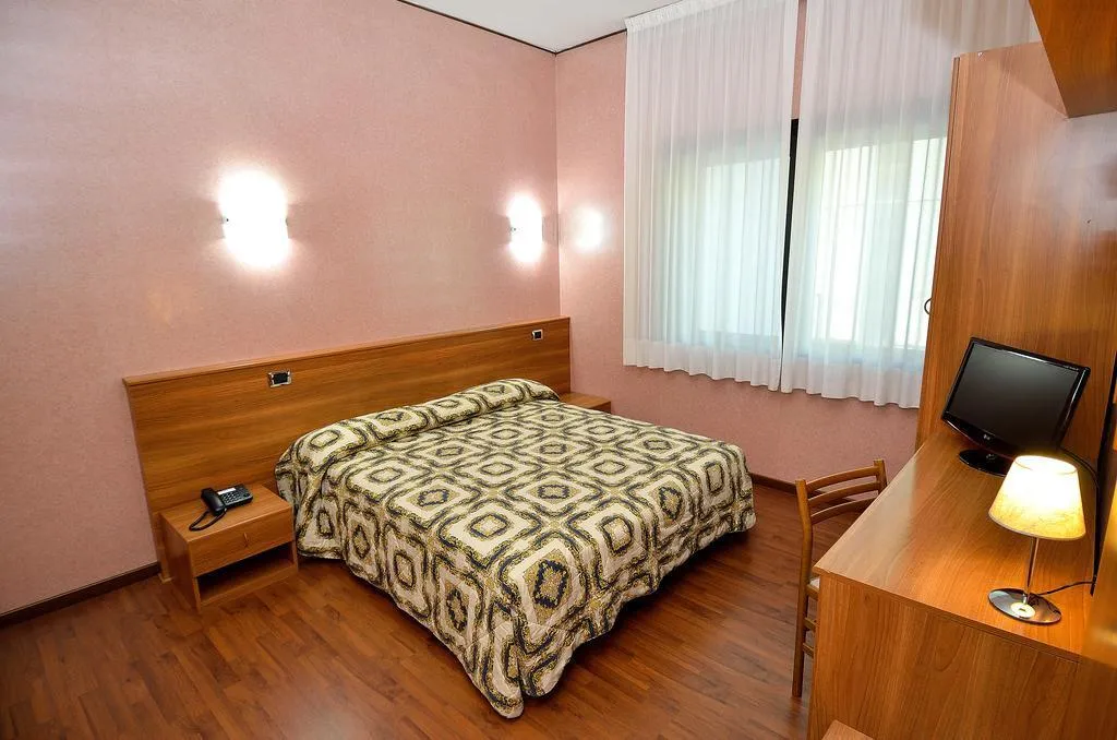 DOUBLE STANDARD Room, Nuova Mestre, Venice