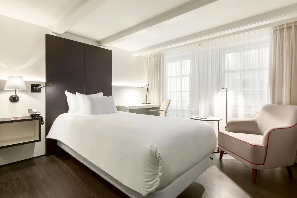 SINGLE STANDARD Room, NH Collection Amsterdam Barbizon Palace, Amsterdam