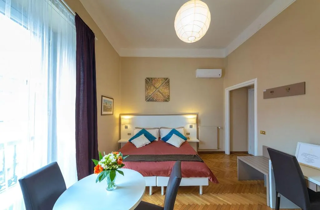 Room, B&B Il Ventre di Napoli, Naples